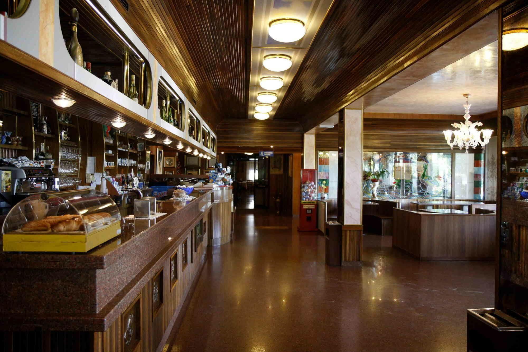 Hotel Bracco Loreggia Екстериор снимка