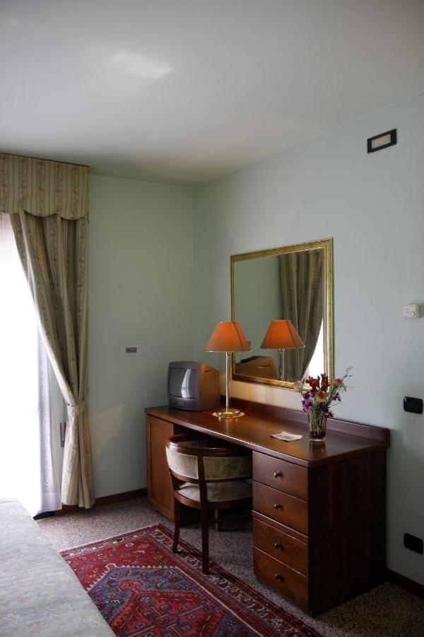 Hotel Bracco Loreggia Екстериор снимка